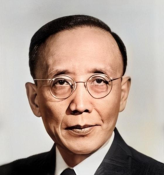 1978年，郭沫若因病去世不久，他妻子于立群突然自缢身亡。原来，她在整理丈夫遗物