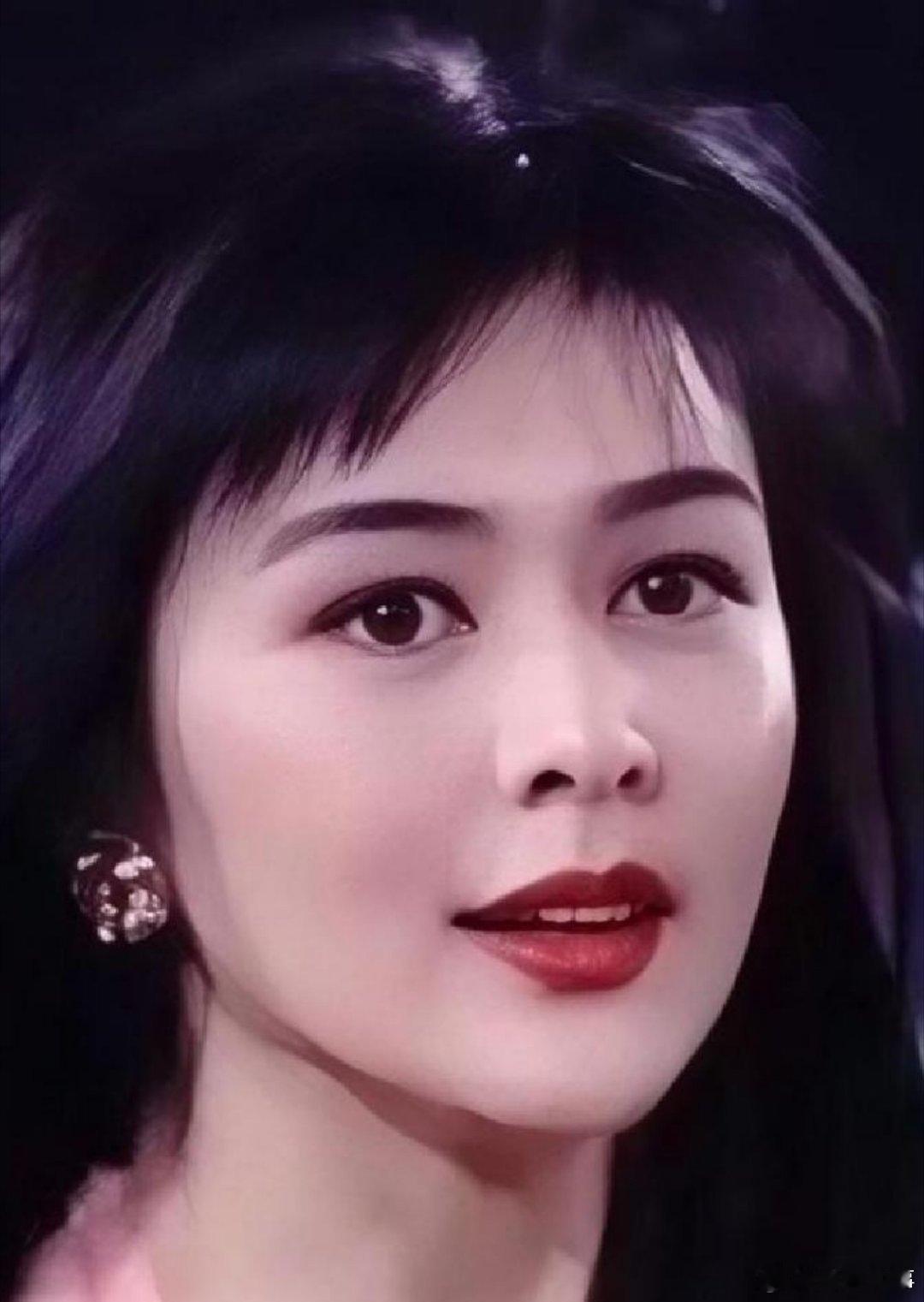 2019年，关之琳在一次访谈节目中轻声叹息，说出了一句让人震惊的话：“若不是刘銮