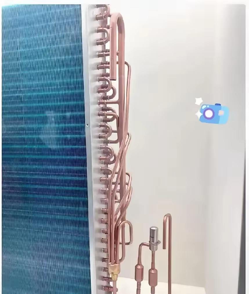 空调“铝代铜”这事越闹越大。我去年换空调，装机师傅把保温层一扒，管子银白，我问