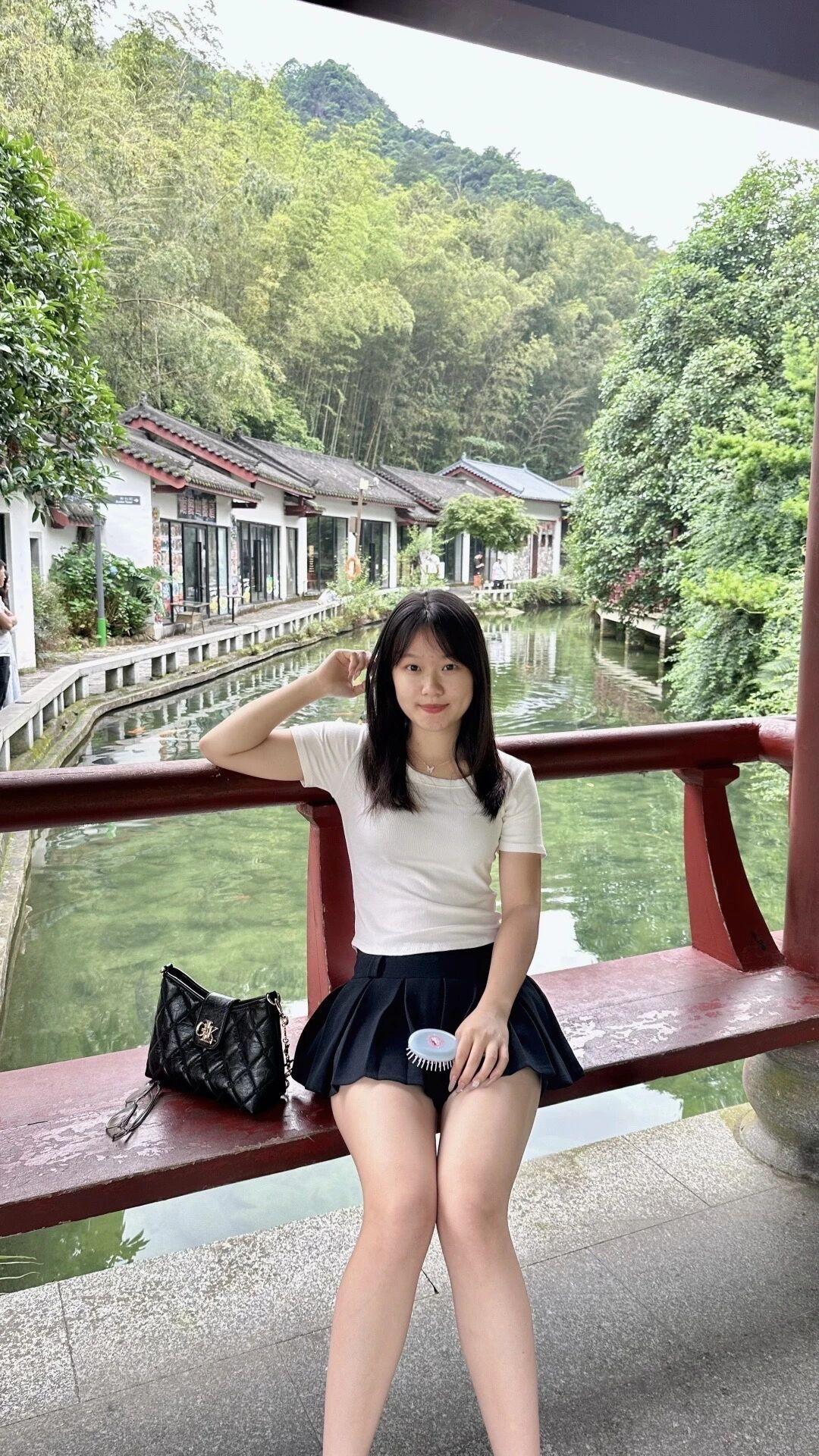 悠闲，悠闲，好治愈！发现逛超市其实挺治愈的。推着购物车慢慢走。看看水果。看