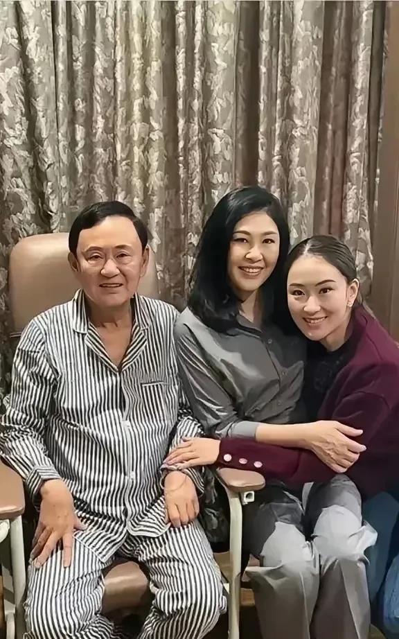 一门三总理，对他信家族而言，既是荣耀更是忧伤。他信在位期间，就因为放纵家族成员