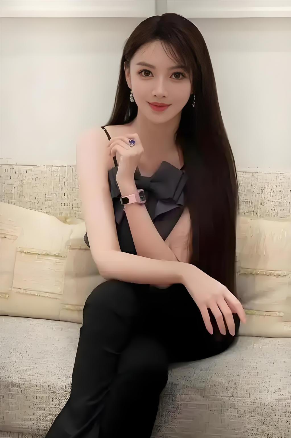 【叶珂复出直播：一场精心策划的流量屠宰盛宴】叶珂退隐，也只是微退。不过是剧本
