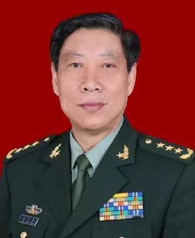 迟万春，男，汉族，1946年4月生，山东文登人，1971年4月加入中国共产党，1