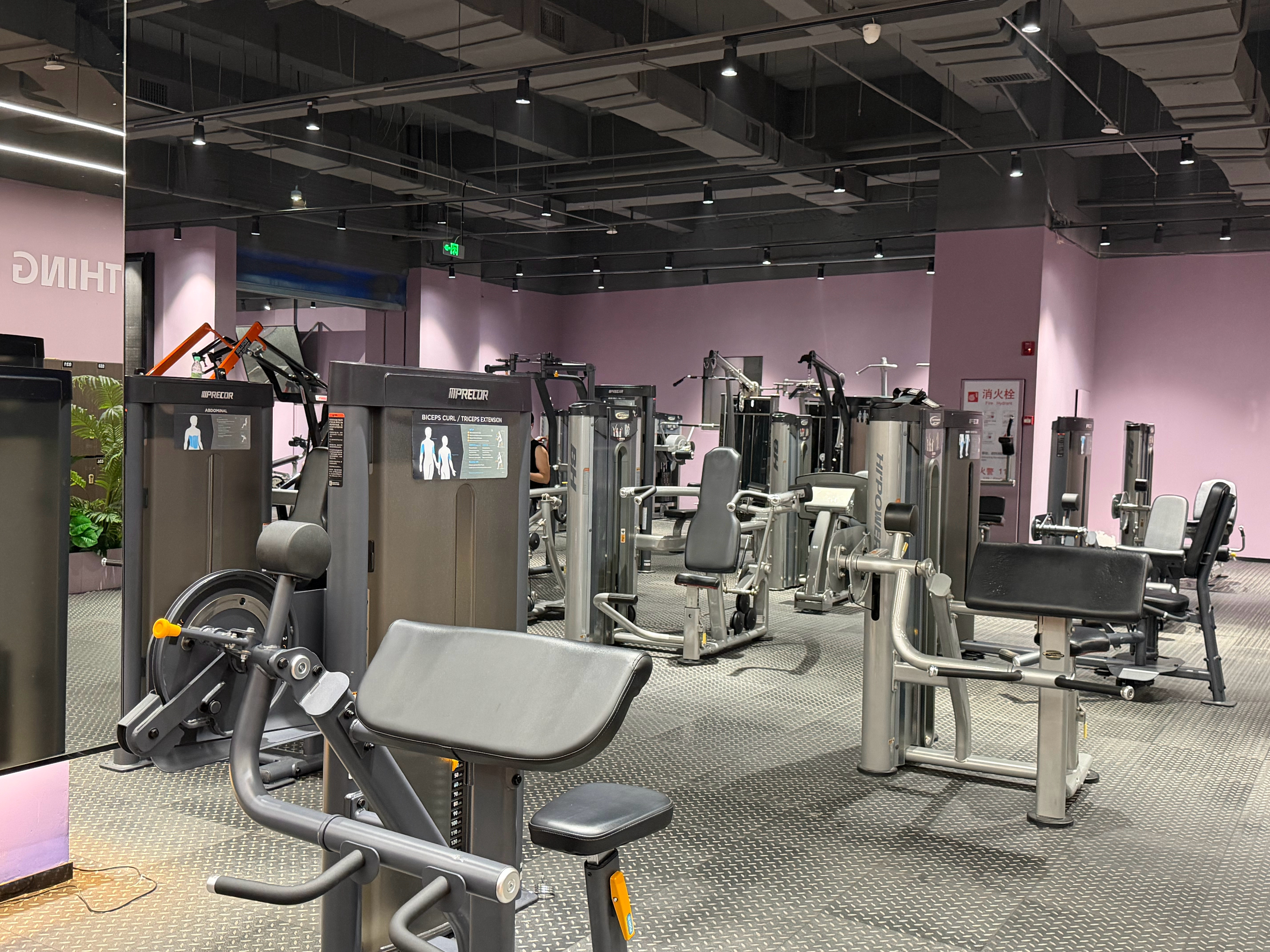 2026年第十六次健身房打卡练腿差点练得走不动道了16/100