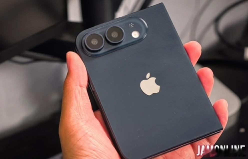iPhoneUltra黑色机模iPhone的首款折叠屏越来越近了，今年肯定不会