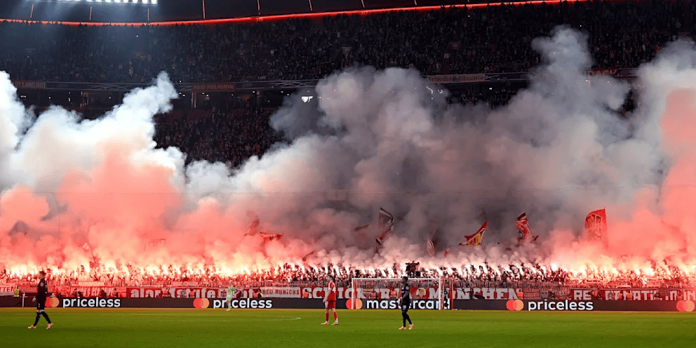 图片报: 拜仁坚持关闭南看台, 惩治极端球迷燃放烟火事件