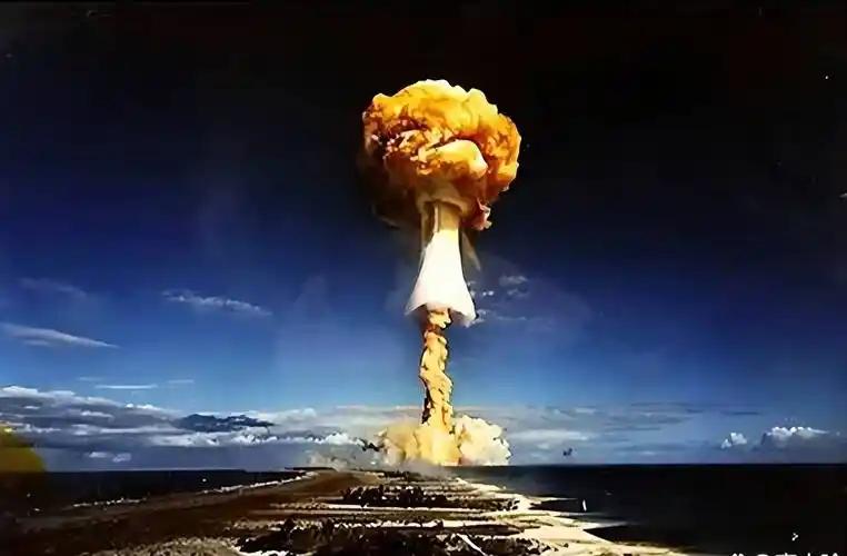 “别再幻想什么局部冲突，对付美国只有一种打法：换家！必须把战火引向美国本土，打烂