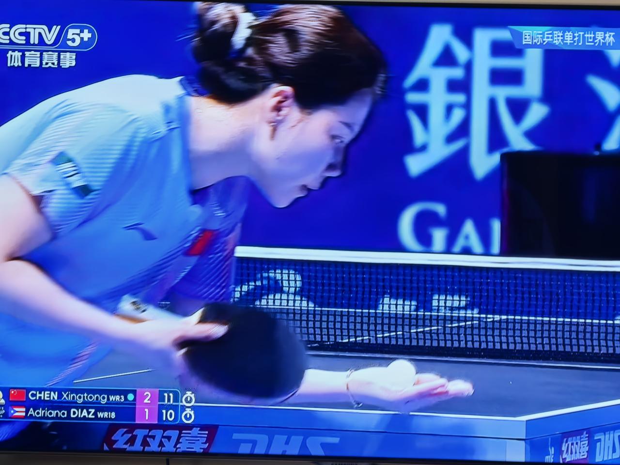 国乒大姐用实力证明：姐就是女王！澳门世界杯1/8决赛如火如荼的进行，