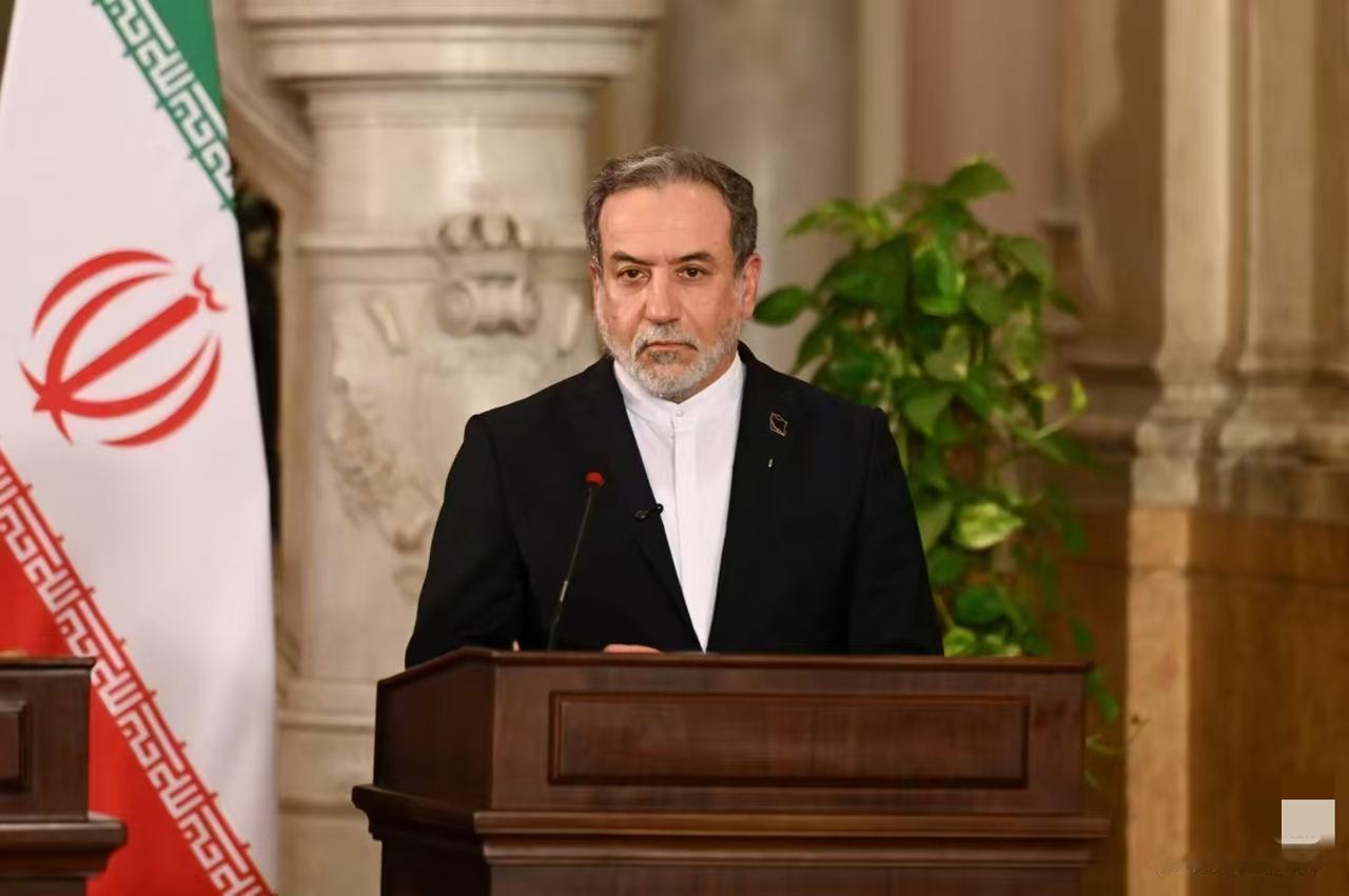 突发：霍尔木兹海峡完全开通了！伊朗外长阿拉格齐刚刚在社交平台宣布，伊朗与美国之