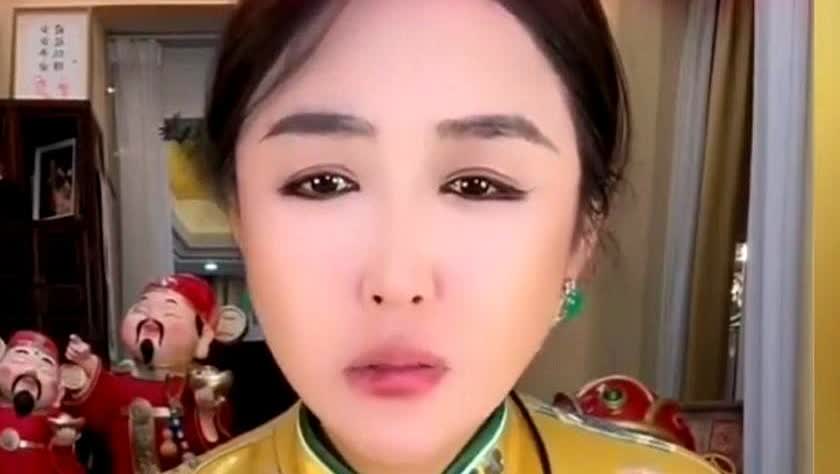 越来越混乱！二人转演员路晓波奉劝娇娇嘴下留德，没想到娇娇直接贴脸开大，嘲