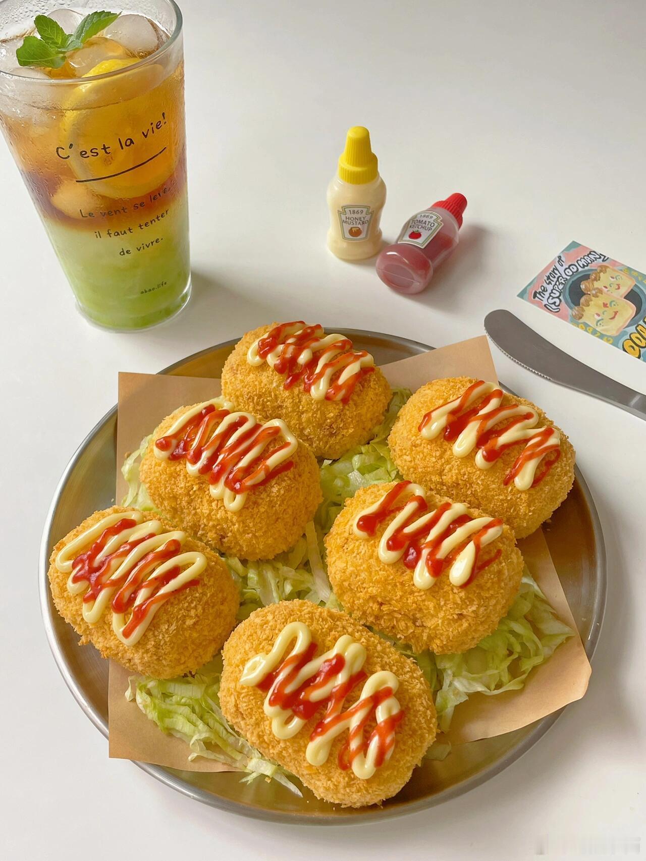 日式土豆可乐饼🥔今天终于安排了这道心心念念的日式可乐饼🥰软软糯糯的土豆泥散发