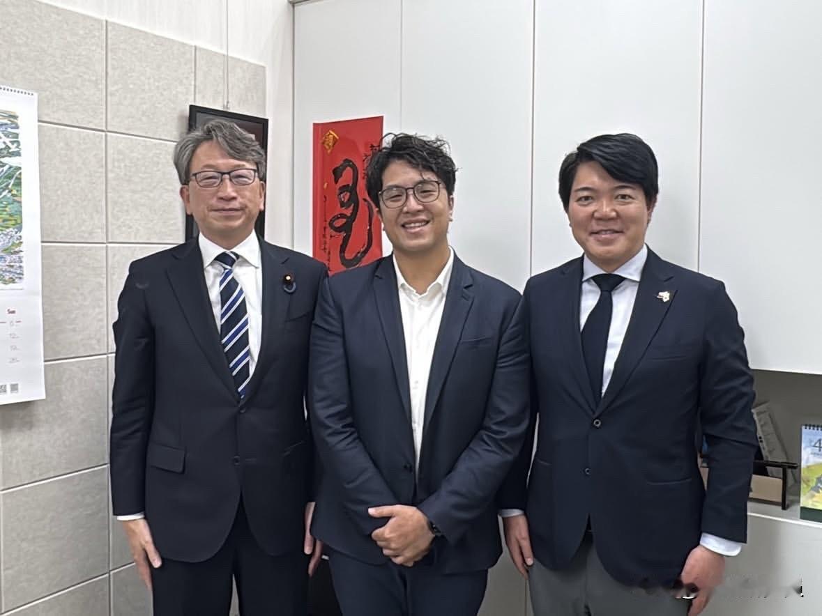 民进党立委沈伯洋今天（2日）在脸书发文叫嚣称，将持续开展“外事”工作。这周除了接