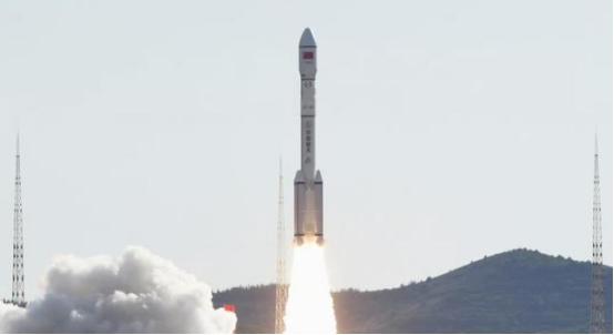敢升空就击落？7月30日，长征六号改运载火箭成功发射，将通信技术试验卫星二十七号