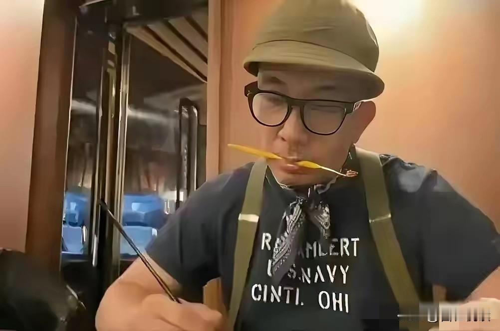 都说具俊晔用了一年时间挽回了自己深情的口碑因为这一年他不回娘家看亲妈也