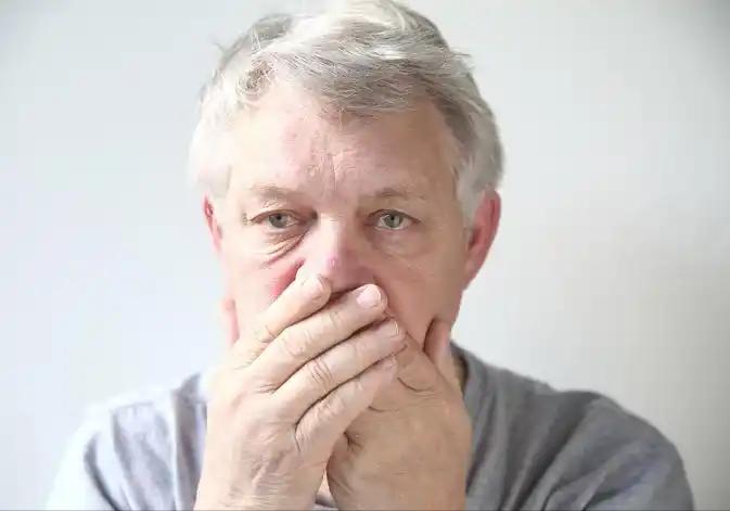 半夜睡得好好的，突然口干舌燥醒过来，很多人第一反应是“渴了”，但你不知道，这事儿