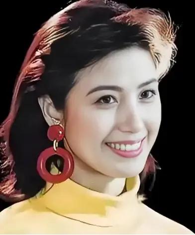 演员吴玉华，39岁离婚，因为前夫汪俊坚持丁克。她转身嫁给画家莫大风，51岁拼下一