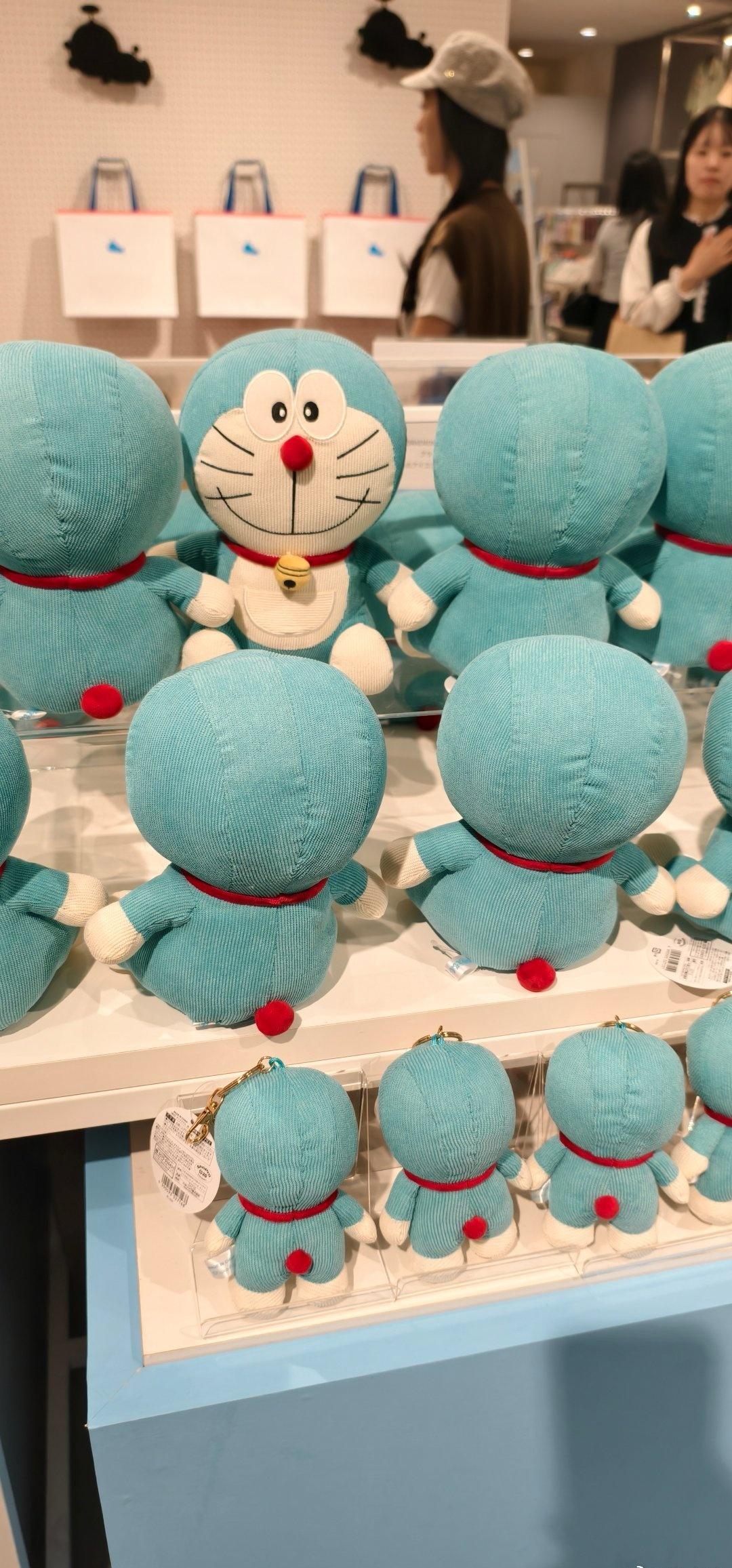 所谓岁数大了不要招人烦，拼的根本不是身外之物，而是一份刻在骨子里的教养和体面。一