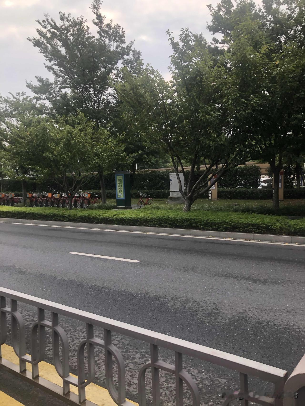 人至40，失业后，不上班没关系，千万不要长期待在家里。四十岁的人，突然遭遇事