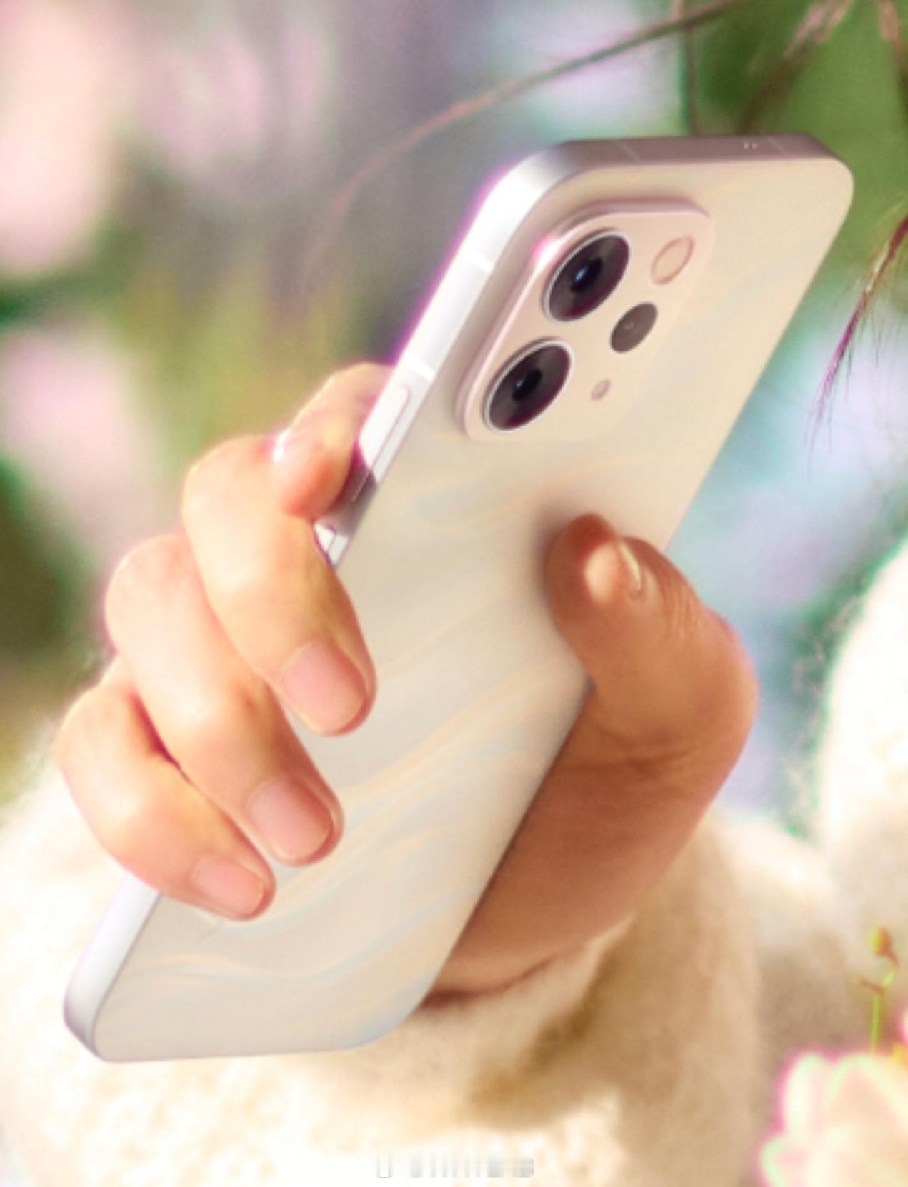 vivoS50的Deco改成了三摄矩阵设计，田曦薇代言，上代是竖向排列，