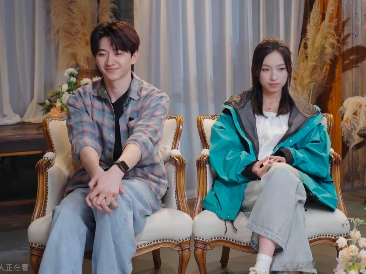 心动的信号肢体语言真的很难骗人王乐晨：想逃虽然卢远也不看王乐晨但坐