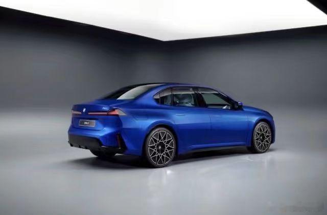 全新宝马3系已经定妆，但是为啥最新上的都是i系列，难道宝马也要开始主推电动化了