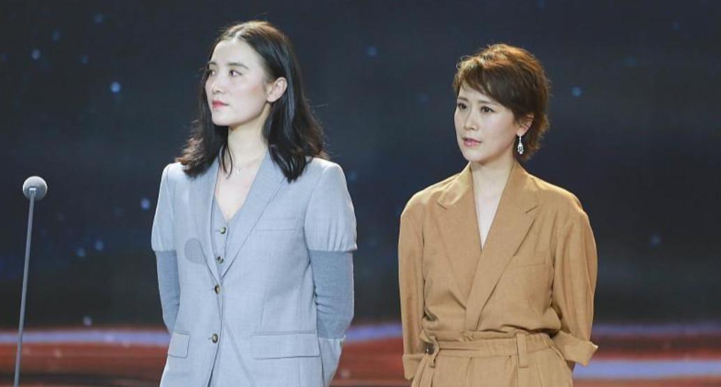 海清现在应该后槽牙都咬碎了吧？她怎么也不会想到，曾经和自己一起称姐妹的宋佳，竟然