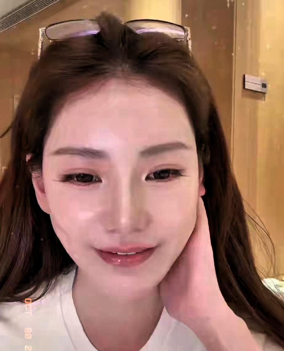 谁也没有想到，一场看似平常的直播，会因为孩子一声啼哭戳中无数宝妈的心。最近马筱梅
