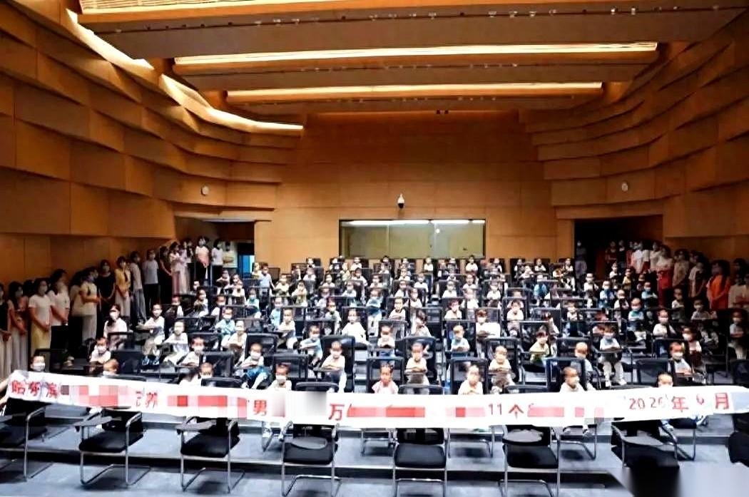 国内一个身家百亿的游戏公司老板，彻底炸了。法院判他给前女友1500万抚养费，他