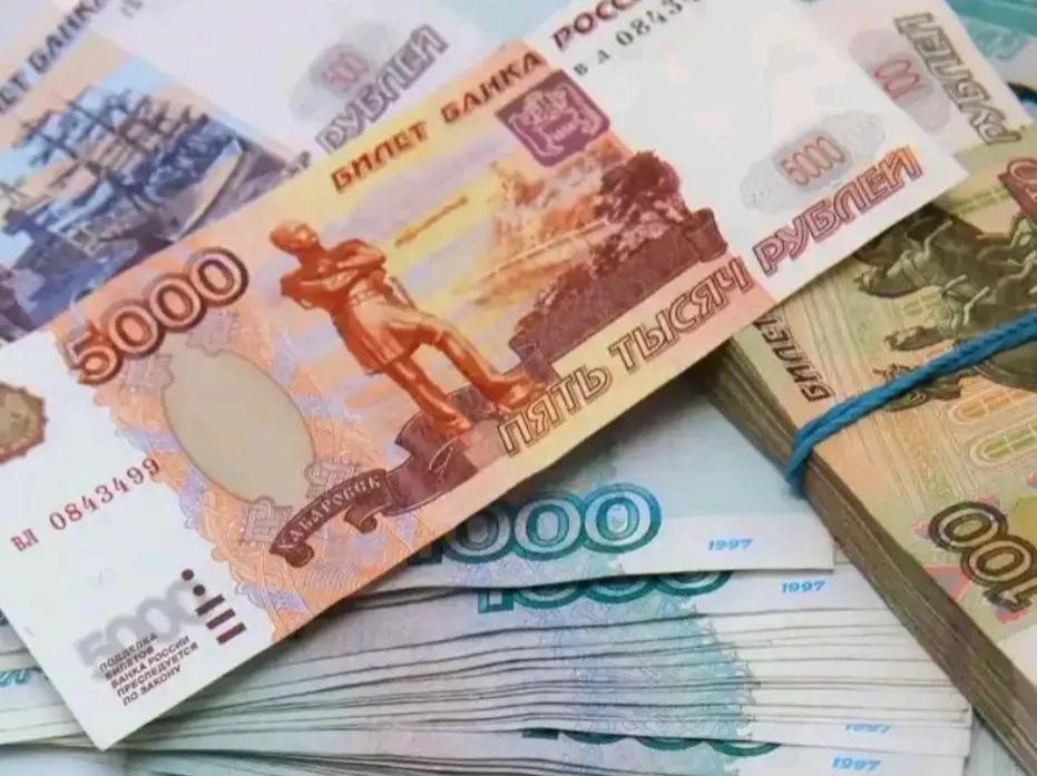 塔斯社消息，当地时间1日，俄罗斯联邦央行第一副行长奇斯秋欣证实，俄方正在和新德里