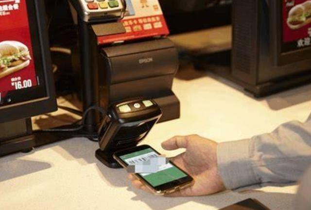 中国无现金支付领跑20年，为啥发达国家死活不跟进？说实话，不是他们没技术、不知道