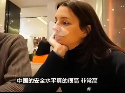 外国女生和中国女生。外国女生：中国非常安全，作为女生，更愿意在中国工作、生活。中