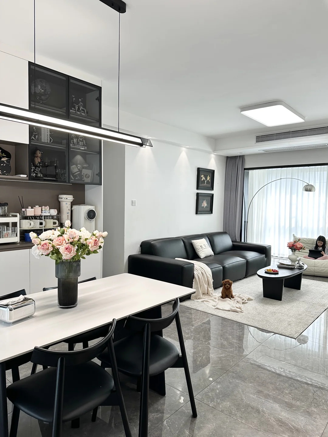 万万没想到，极简风还得是选黑色沙发❗️