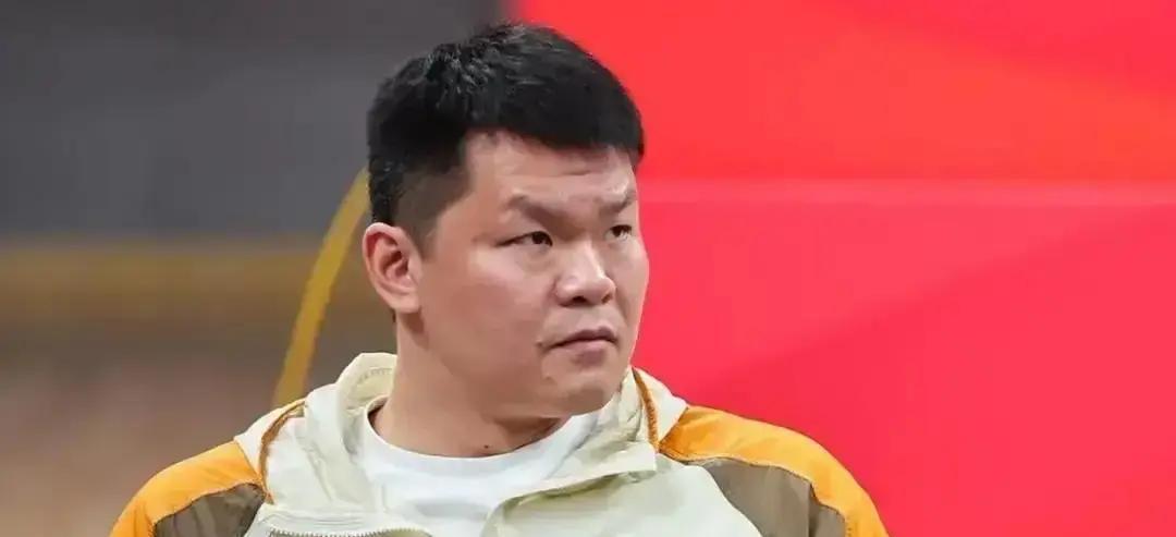 15队连夜抢号，CBA线上印钞机启动广东一场直播捞50万，等于卖光主场一层