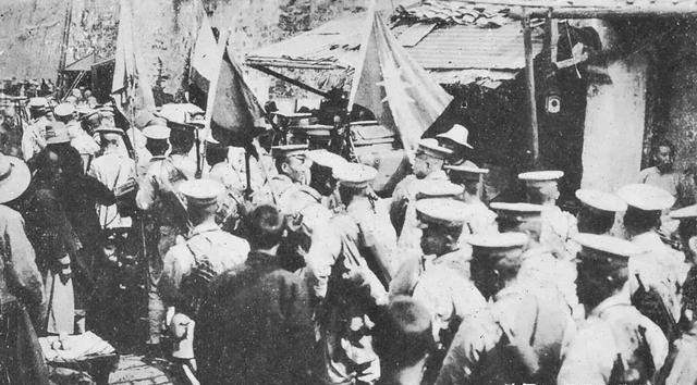 1927年3月19日，杜月笙在上海富春楼设宴，款待直鲁第八军军长毕庶澄。几杯闷酒