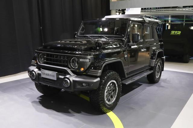 💰先说说价格和定位19.88万买一台原厂改装好的硬派越野，听起来有点意思。这