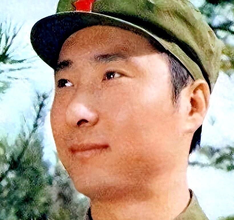 要不是这回露了面，谁能想到喜剧大师陈佩斯还有个哥哥？75岁的陈布达老爷子最近难