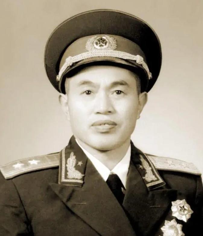 抗战中，八路军活捉日军中佐，刘伯承大喜过望，忙说要奖励这个战士，可当听说俘虏是皮