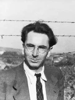 人类的心理运作模式就好似拱门：在即将坍塌的拱门上放一些重物，有时反而能使拱门得到