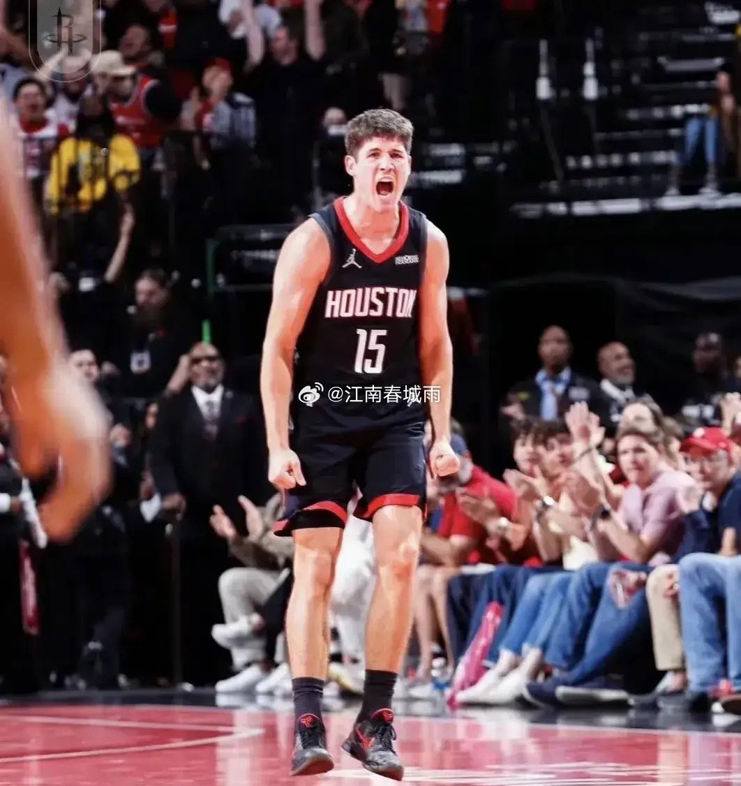 身体对抗可以练，脑子真不行。火箭队的里德·谢泼德这小伙子，看着瘦，身高也就1米8