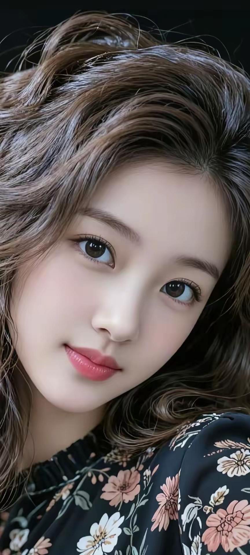 这姑娘的笑容好甜啊！