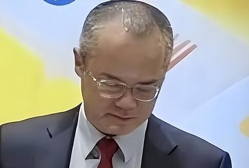 市值蒸发2.2万亿，股东大会满头白发，王兴终于扛不住低头认错股东大会现场