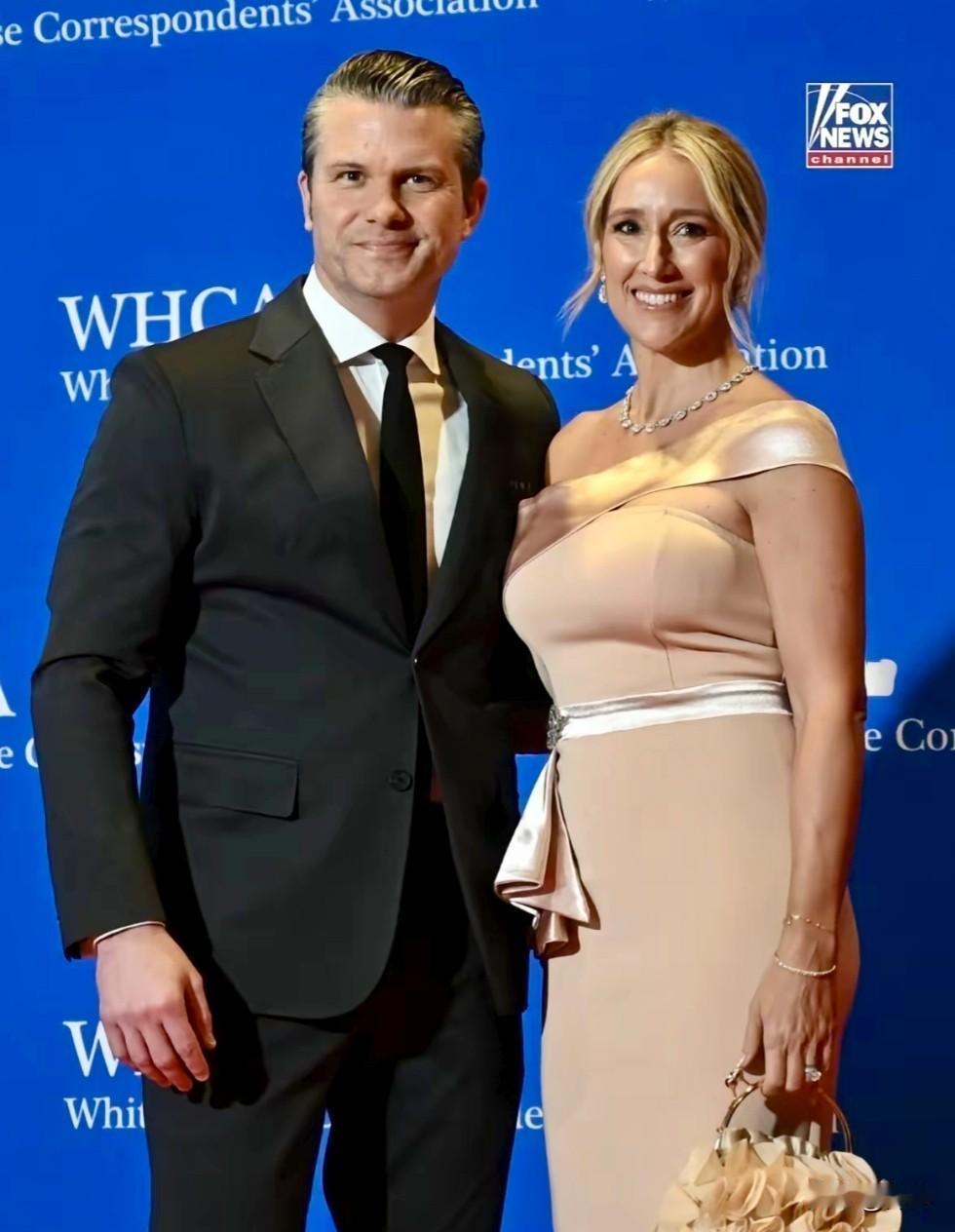 当地时间4月25日晚，美国华盛顿希尔顿酒店，白宫记者协会晚宴如期举行。美国国防部