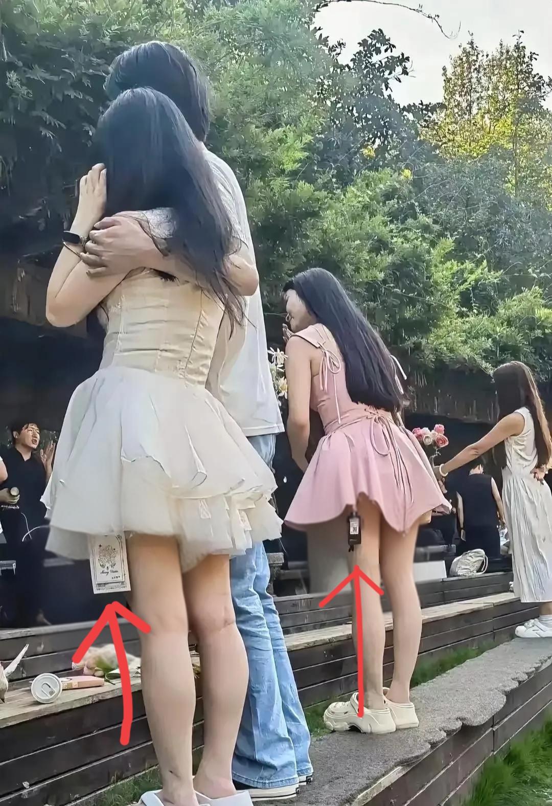 你注意了吗？街上时不时地，有人穿着带有吊牌的衣服，我问闺蜜，这是为什么？