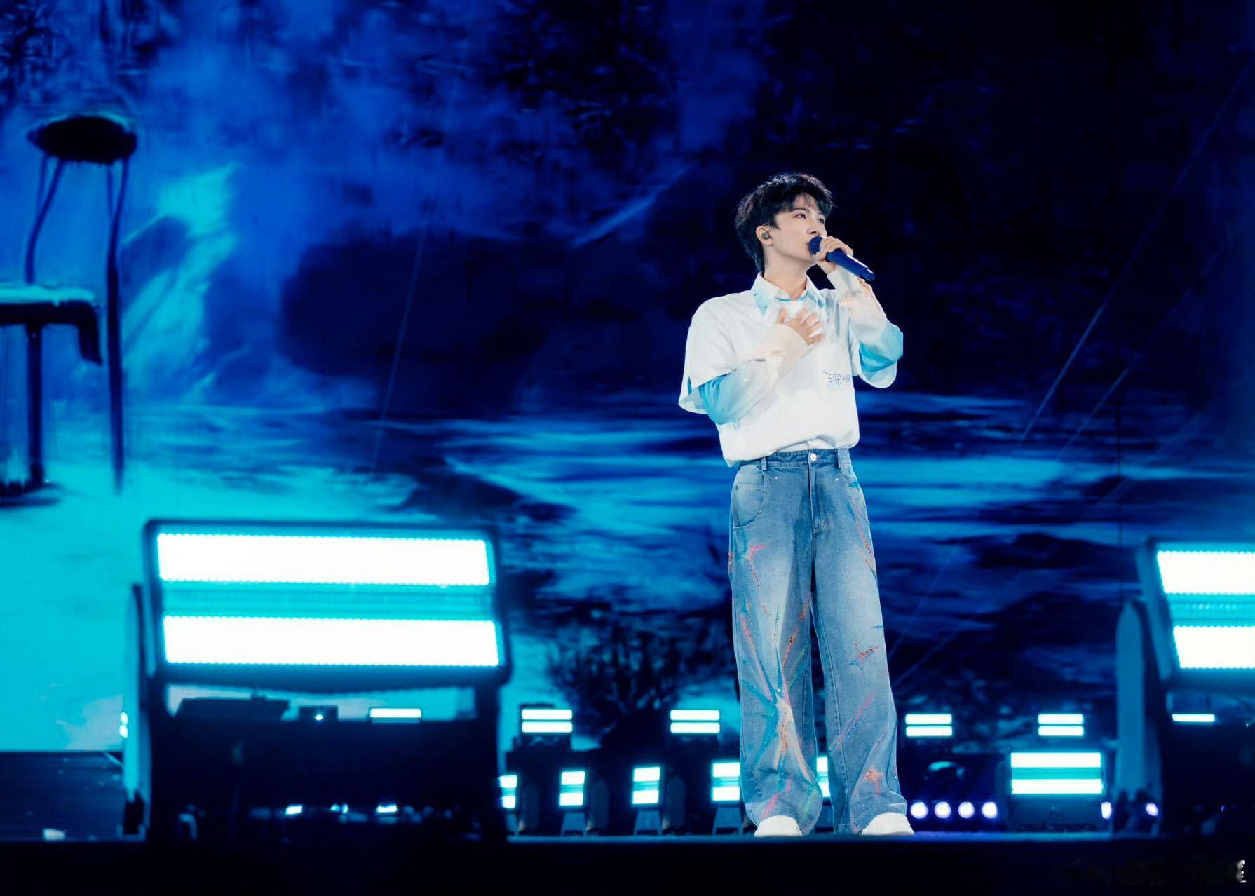 周深苏州演唱会预售时间周深苏州演唱会抢票提醒！周深苏州演唱会预售定档4月13日2