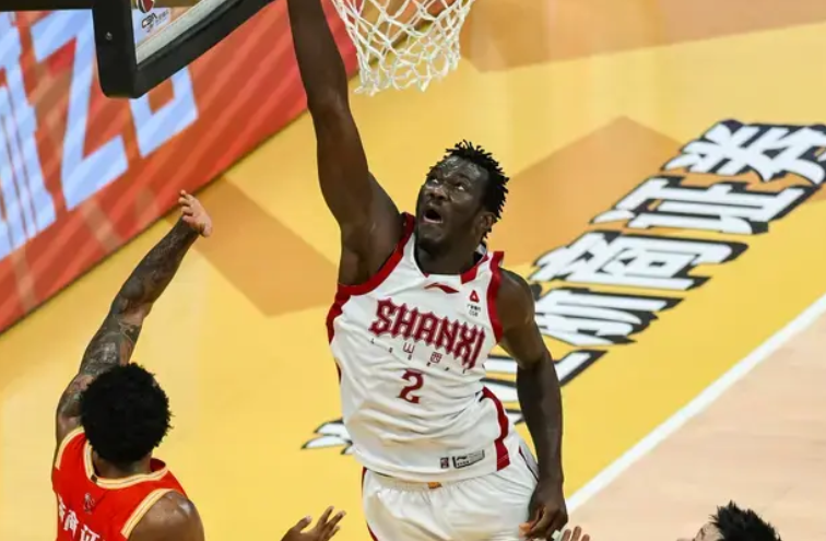媒体人: 山东男篮正全力接触一名小外援, NBA选秀首轮级球员