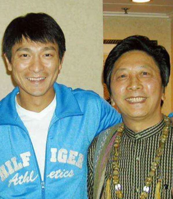 1998年，刘德华向著名川剧变脸大师彭登怀提出拜师，但彭登怀却说：“我们的艺术领
