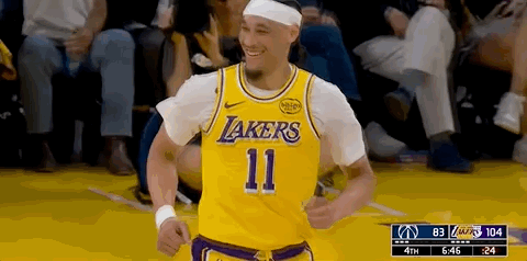 什么！海斯进三分球了！！！！本赛季，他三分球3中3，命中率100%！奇才vs湖