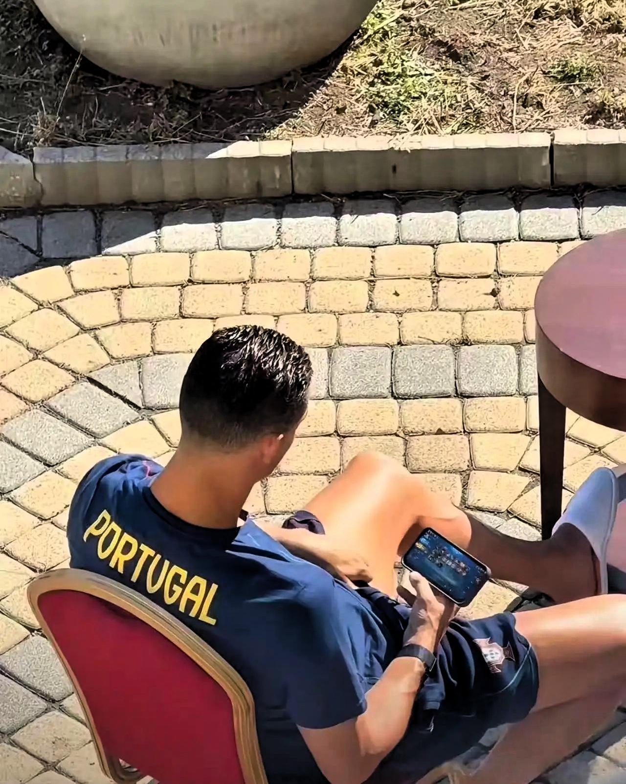 C罗能不能在2026世界杯登场，葡萄牙主教练马丁内斯说：如果球员连联赛都无法登场