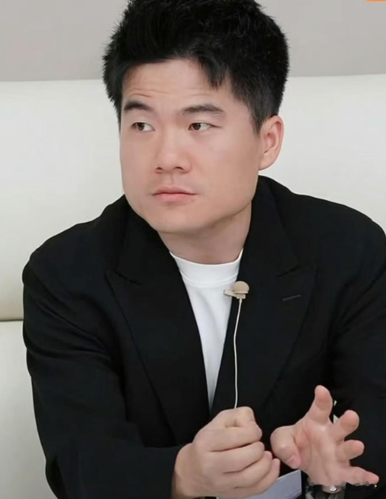 朋友们我这次也惨遭打脸了！当东方甄选不能再“与辉同行”之时，我和很多网友一样心头