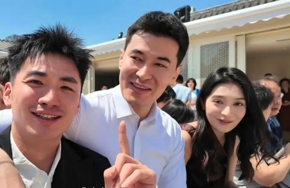 新疆队男篮阿不都沙拉木、赵睿、于德豪、吴冠希齐聚北京，参加新疆队记者盛哲与范斌指